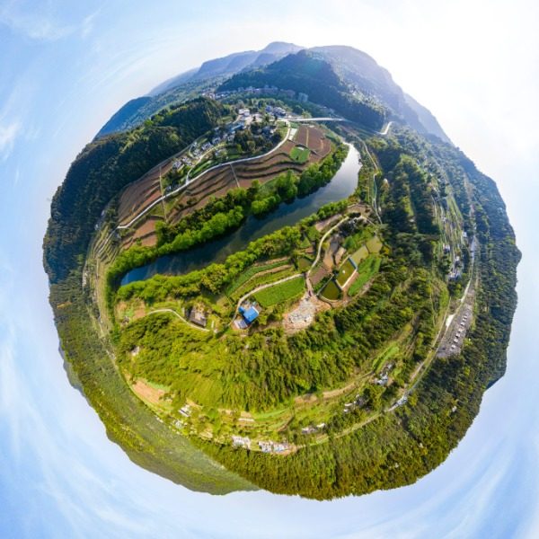 东风村