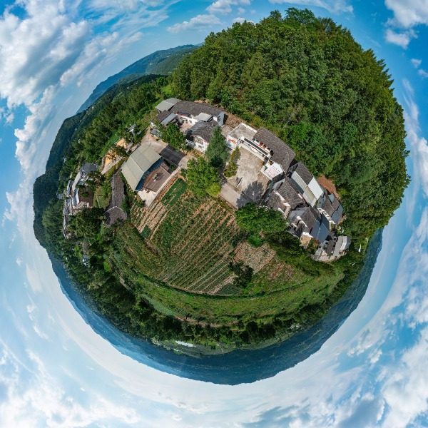 梁铜村