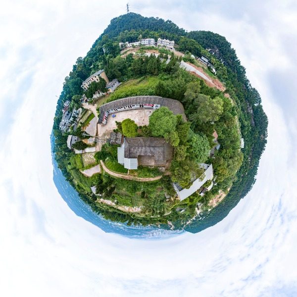 莲花山村