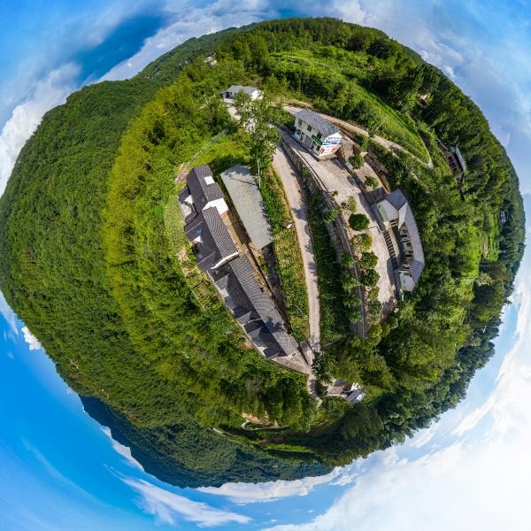 栏杆村