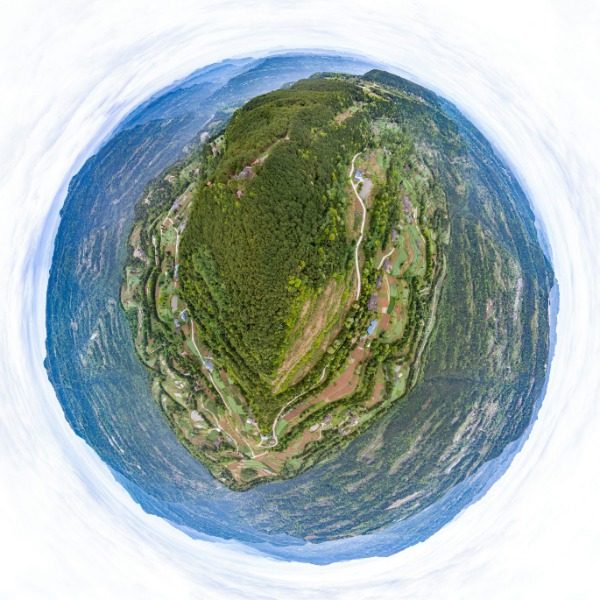 三岩村