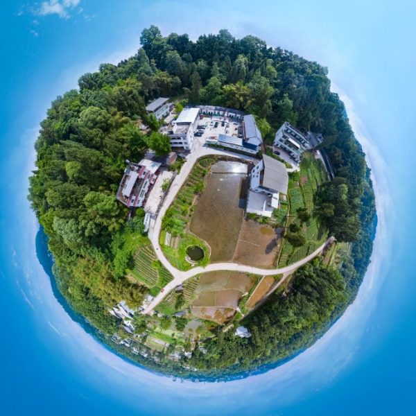 建华村