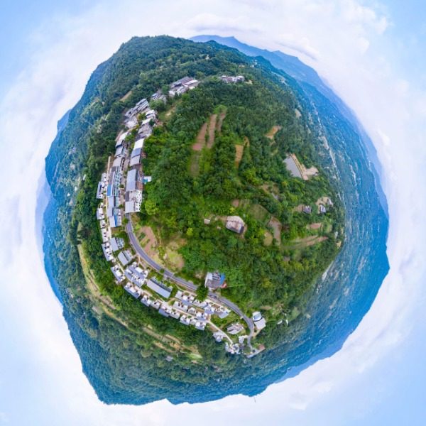 板凳垭村