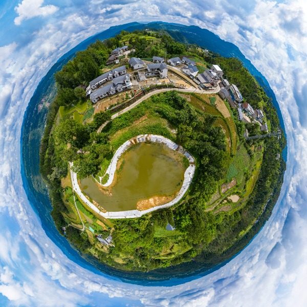 三峰村