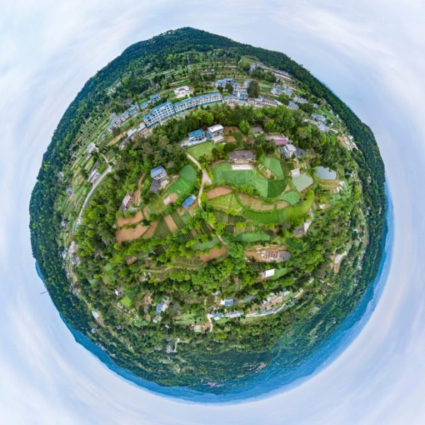 登文村