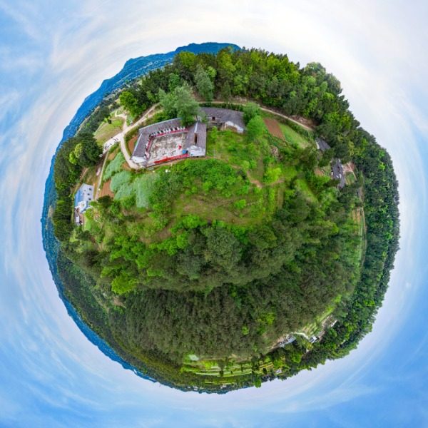 龙台山村