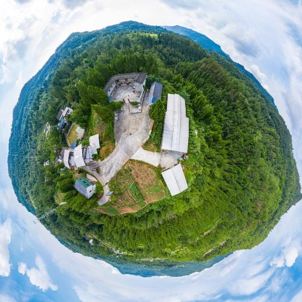 涌水村